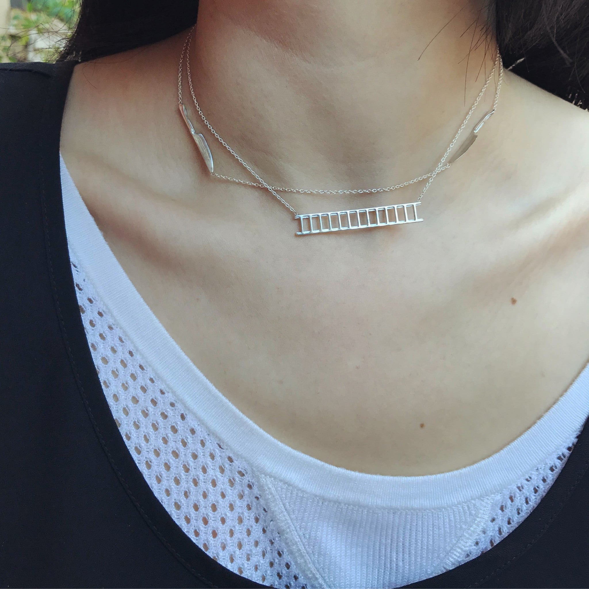 DOUBLE TROUBLE KNIFE CHOKER GIFT