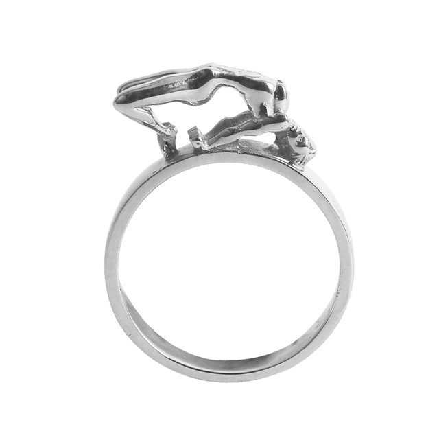 BACKWARDS VERA RING