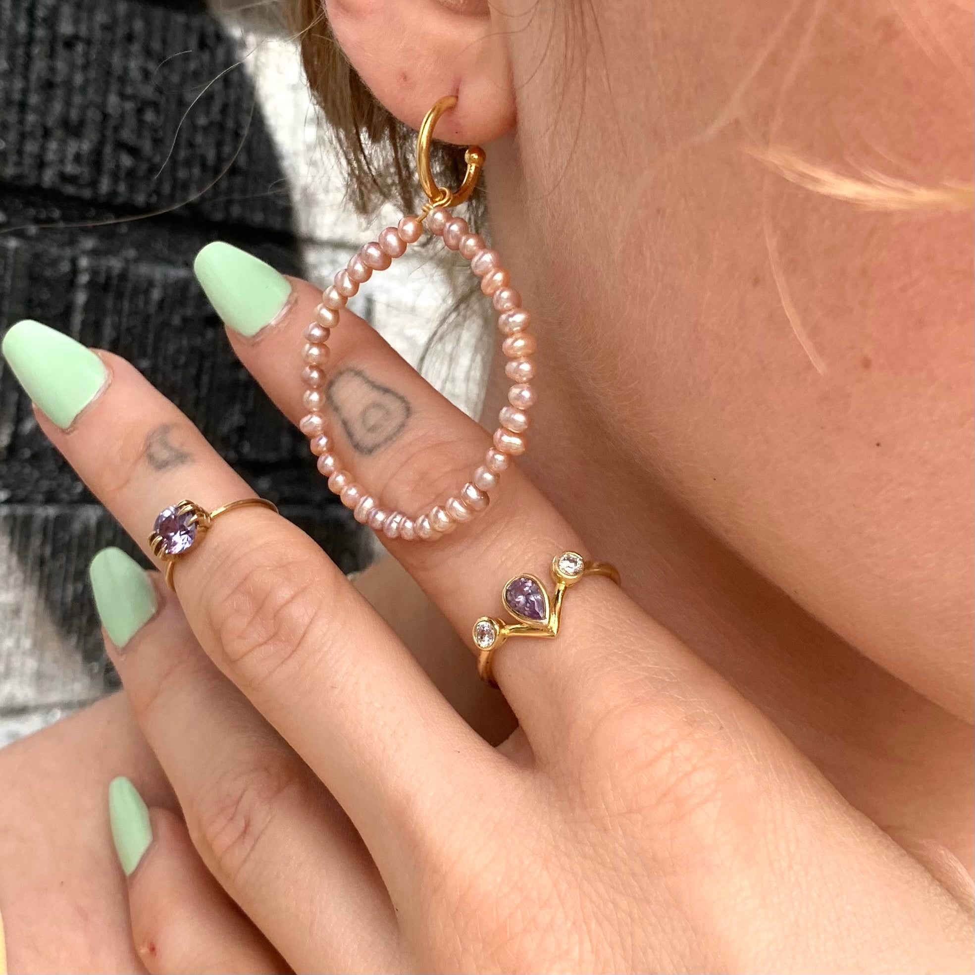 DELICATE BUT STRONG PEARL HOOPS