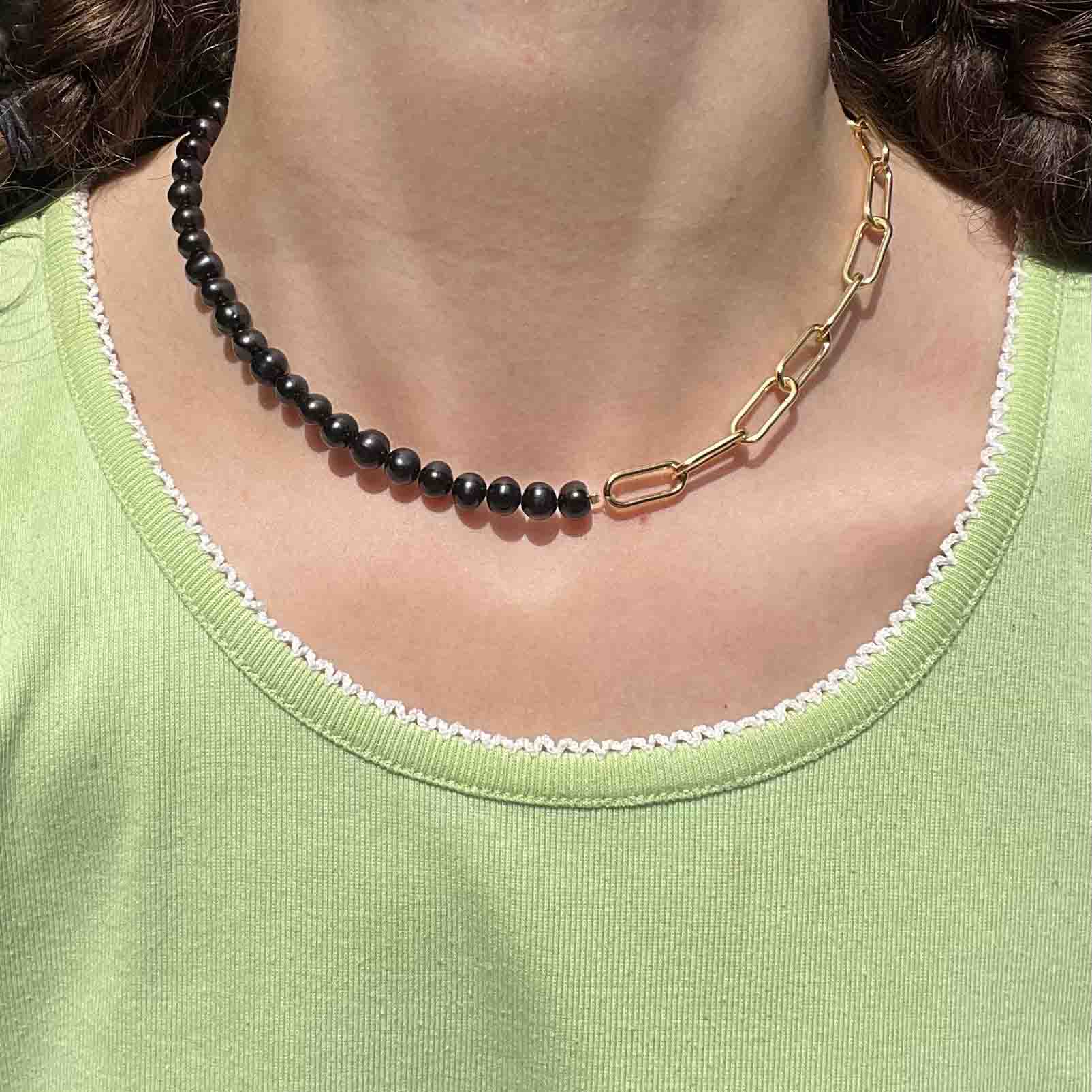 BLACK PEARL CHOKER