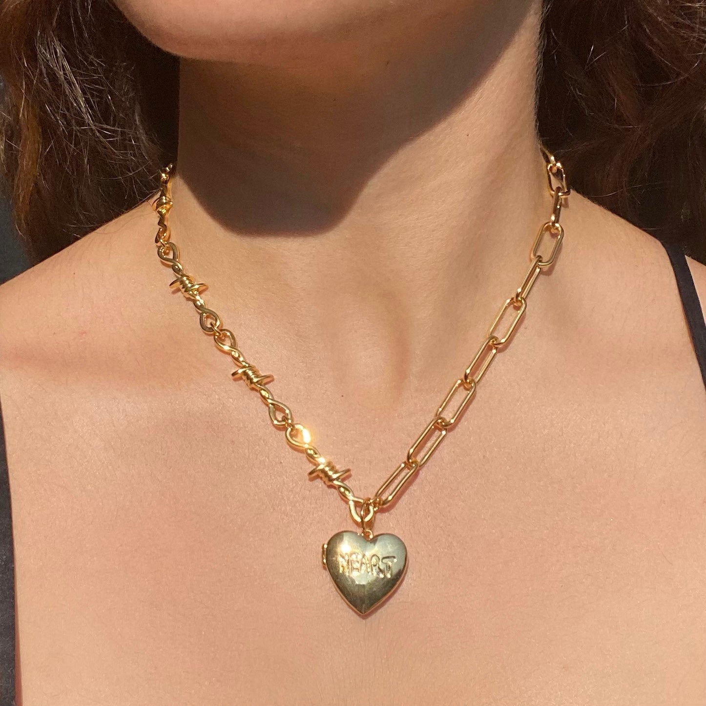 HEART LOCKET BARBED CHOKER