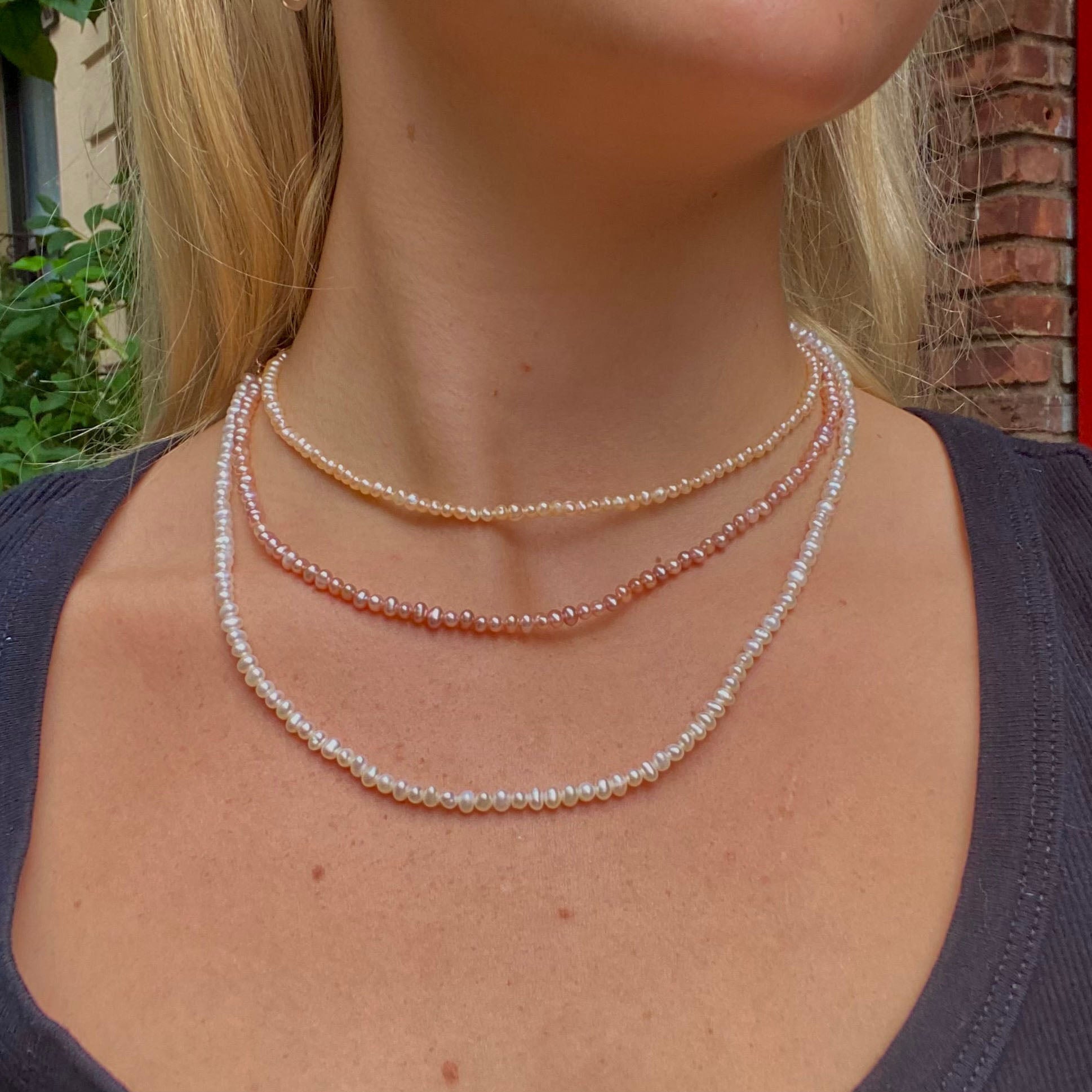 DELICATE BUT STRONG PEARL NECKLACE